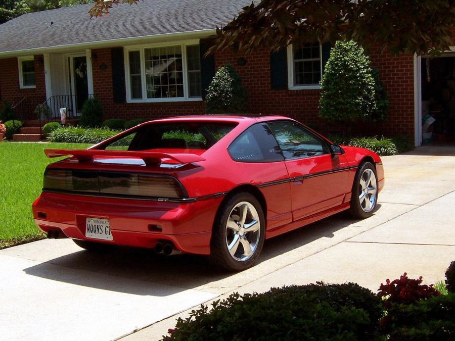  Pontiac Fiero 1984 года  (фото 3 из 19)